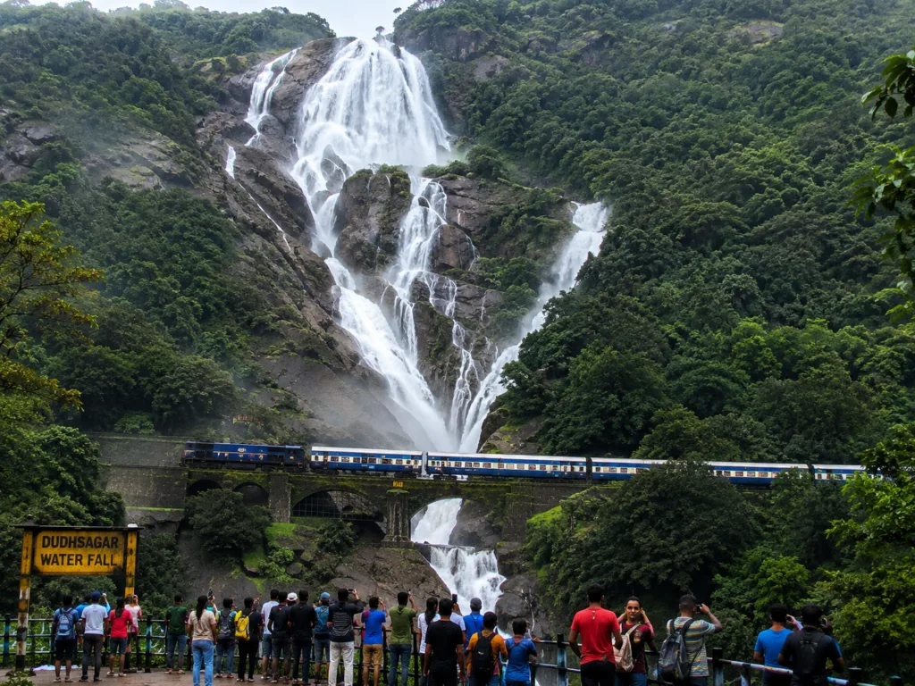 goa dudhsagar waterfall