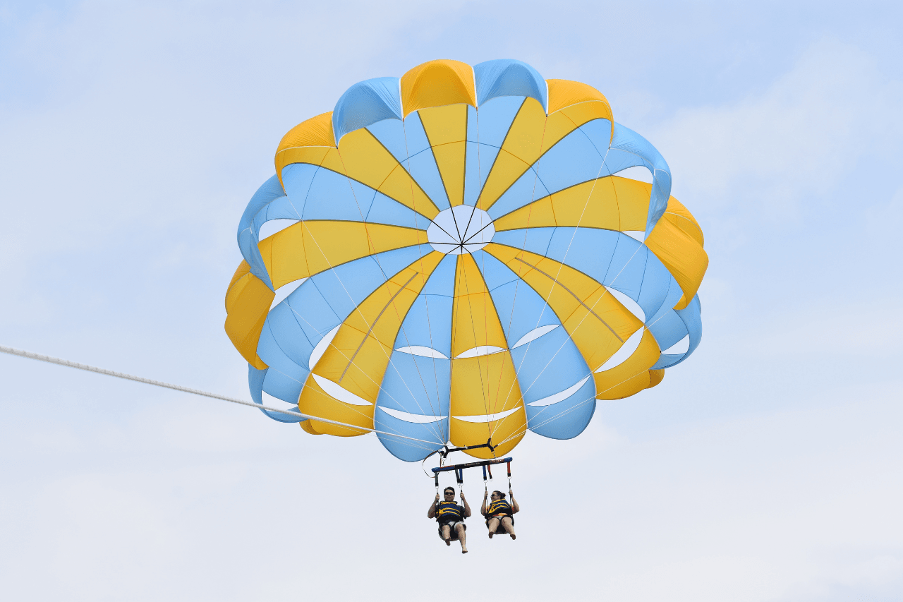 Parasailing in Goa 2